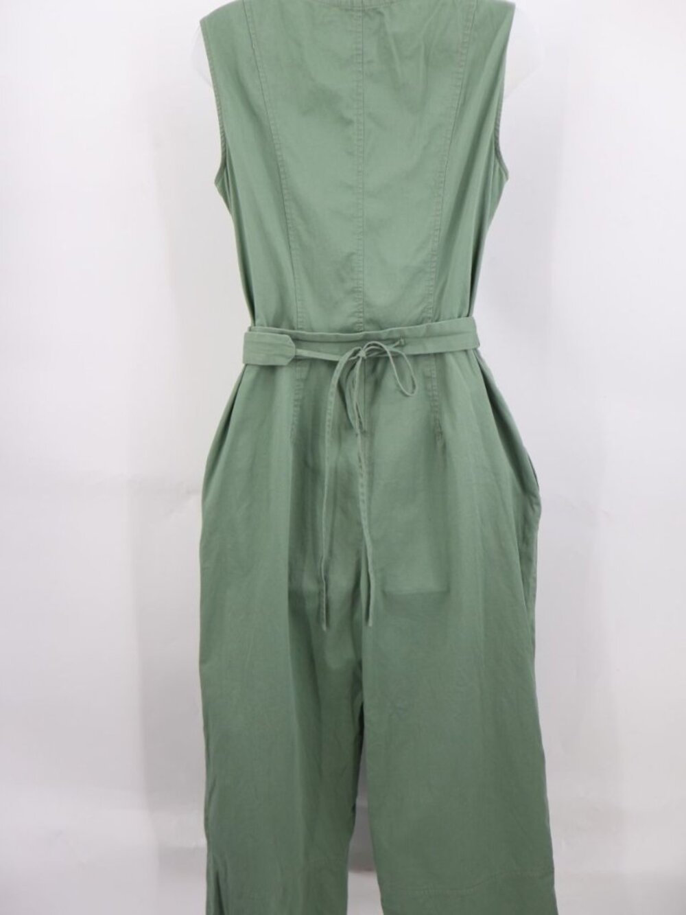 Gal Meets Glam Leonie Green Sleeveless Belted Crop Wide Leg Jumpsuit Button Sz 6 - Picture 8 of 15